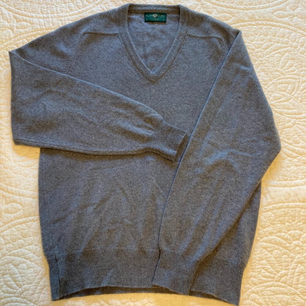 Alan Paine Pure Cashmere V-Neck Sweater